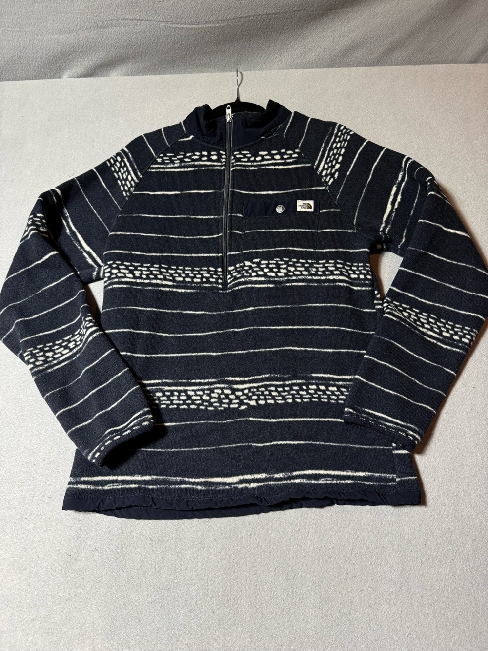 The North Face Men's Aztec Black Fleece Half-Zip with White Stripe Size M